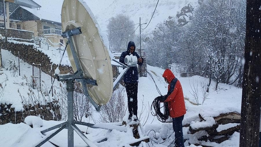 نصب و راه اندازی ماهواره vsat در روستای اندرق شهرستان خلخال در استان اردبیل