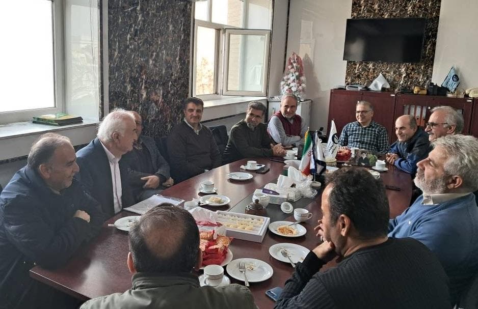 نشست مدیرکل ارتباطات زیرساخت استان کرمانشاه با بازنشستگان برگزارشد