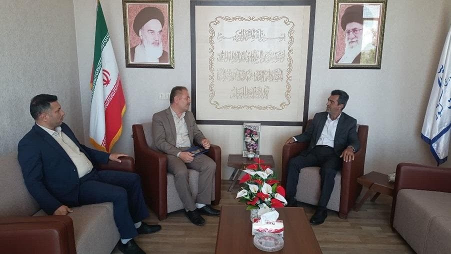 دیدار سرپرست مدیریت ارتباطات زیرساخت استان چهارمحال و بختیاری با فرماندار شهرکرد