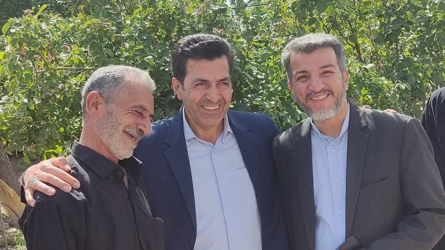 مدیریت ارتباطات زیر ساخت استان سمنان با خانواده شهیدحسین تیمور پور دیدار کرد