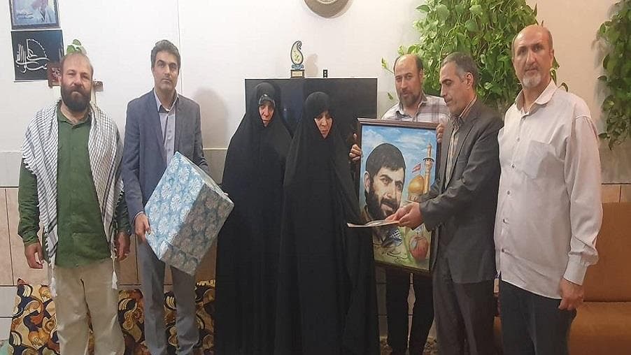 از خانواده‌ شهید علی نوروزی فروشانی تجلیل شد