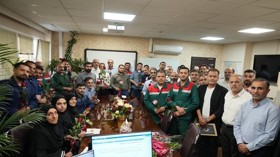 تقدیر از کارگران شرکت ارتباطات زیرساخت با حضور مدیرکل توسعه سرمایه انسانی