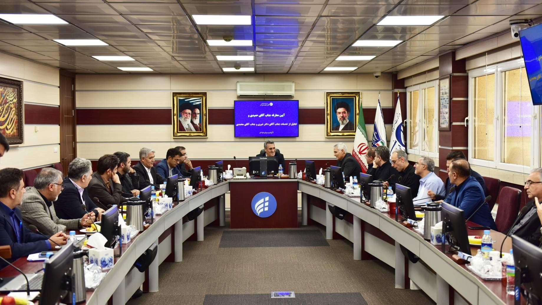 حل مشکلات معیشتی همکاران و بازنشستگان در دستور کار است