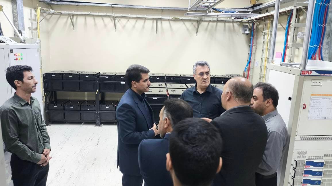 تأکید بهزاد اکبری بر پایداری شبکه ارتباطی در ایام اربعین طی سفر به استان ایلام