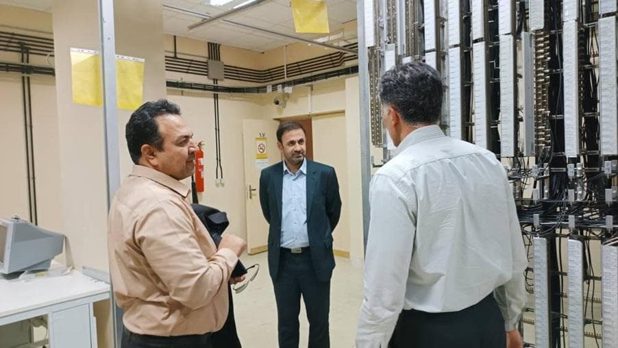 بازدید مدیریت ارتباطات زیرساخت خراسان رضوی از مراکز ارتباطی کاشمر و مهدی‌آباد