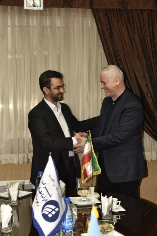 Iran and Azerbaijan agreed to transit regional communications traffic Iran and Azerbaijan agreed to transit regional communications traffic