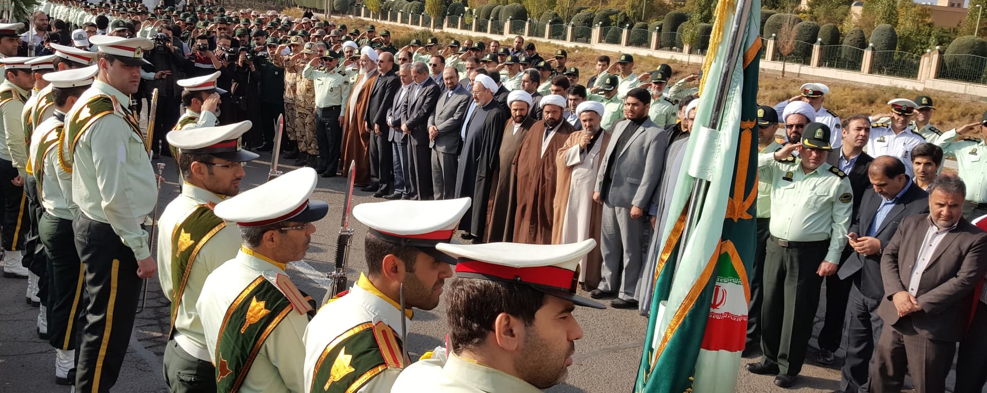 پیکر پاک شهید حسین فلاح رودباری با حضور اقشار مختلف مردم در شهرستان قزوین تشیع شد پیکر پاک شهید حسین فلاح رودباری با حضور اقشار مختلف مردم در شهرستان قزوین تشیع شد