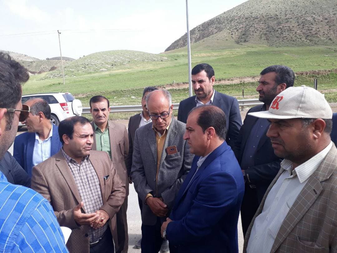 معاونت عمرانی استانداری ایلام و مدیرکل ارتباطات زیرساخت ایلام از جاده اربعین بازدید کردند معاونت عمرانی استانداری ایلام و مدیرکل ارتباطات زیرساخت ایلام از جاده اربعین بازدید کردند