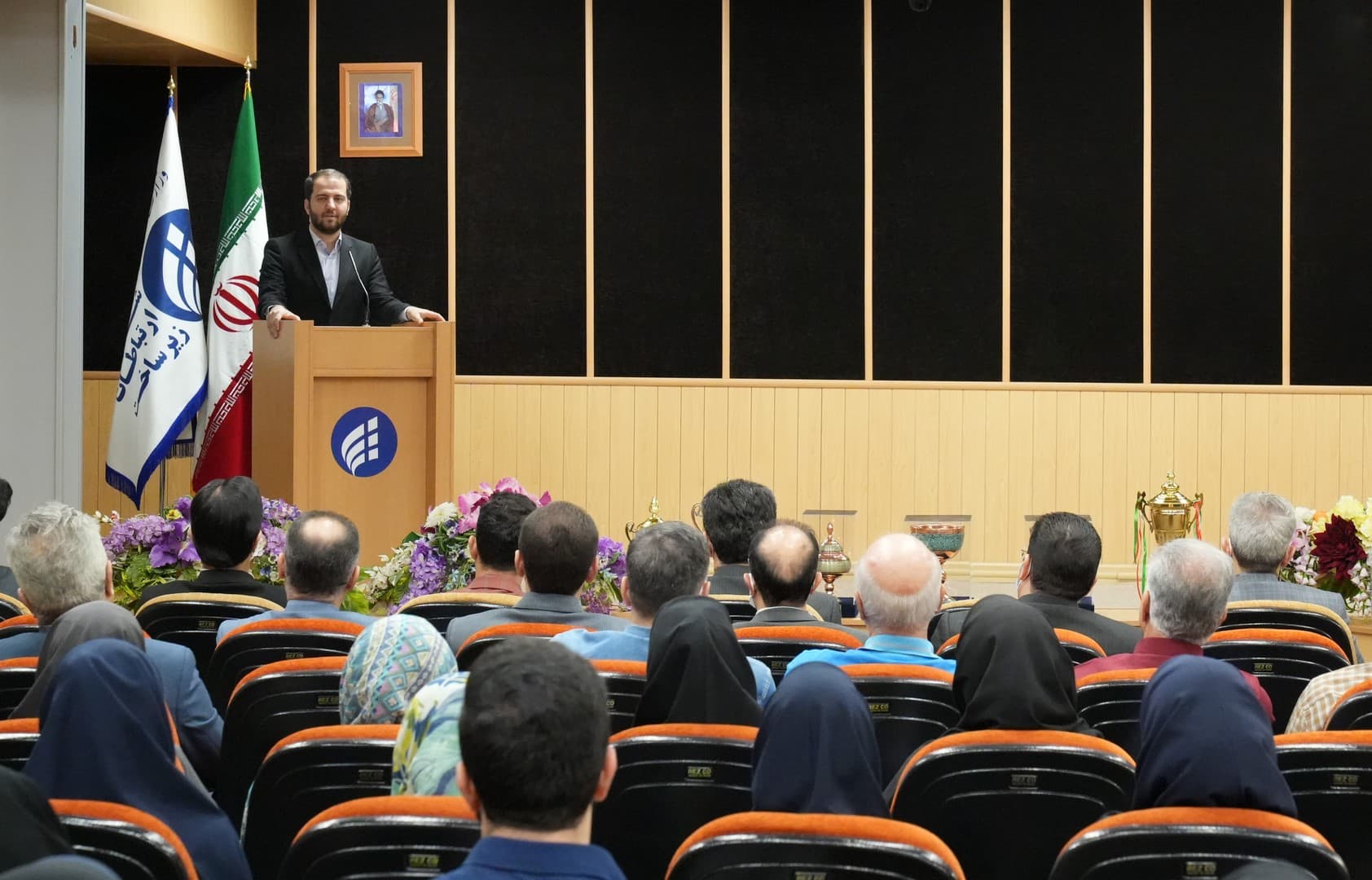 دکتر لاجوردی: نشاط و سلامتی همکاران الویت ماست دکتر لاجوردی: نشاط و سلامتی همکاران الویت ماست