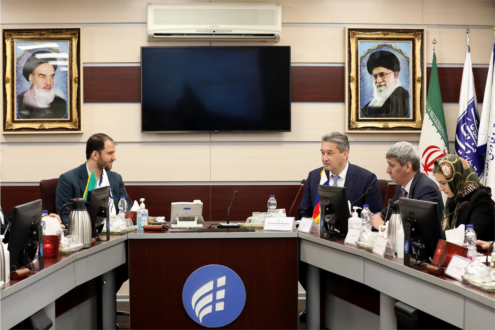 معاون وزیر مخابرات و رسانه های جمعی روسیه با مدیرعامل شرکت ارتباطات زیرساخت دیدار کرد معاون وزیر مخابرات و رسانه های جمعی روسیه با مدیرعامل شرکت ارتباطات زیرساخت دیدار کرد