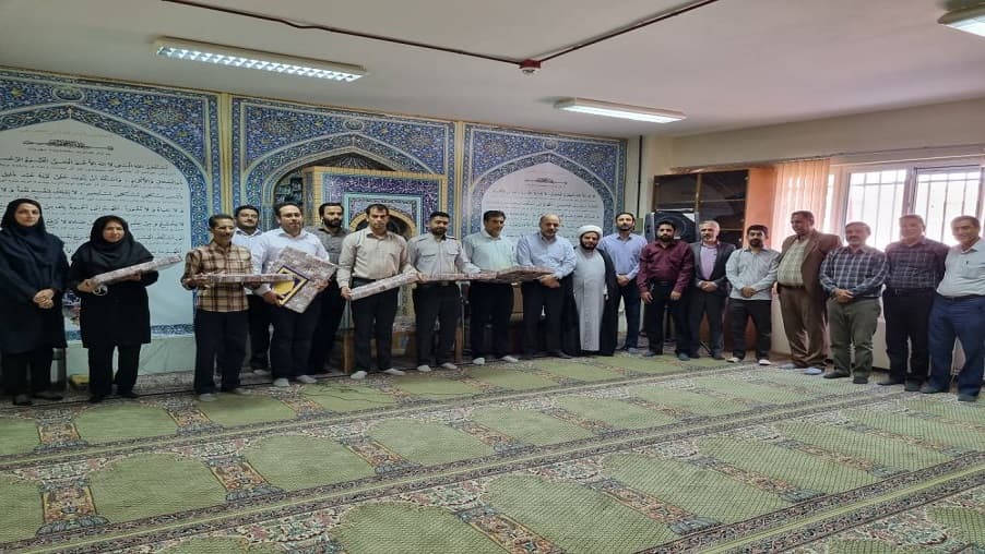 برگزاری جشن میلاد حضرت نبی اکرم در زیر ساخت استان کرمان/ تقدیر از فعالان فرهنگی برگزاری جشن میلاد حضرت نبی اکرم در زیر ساخت استان کرمان/ تقدیر از فعالان فرهنگی