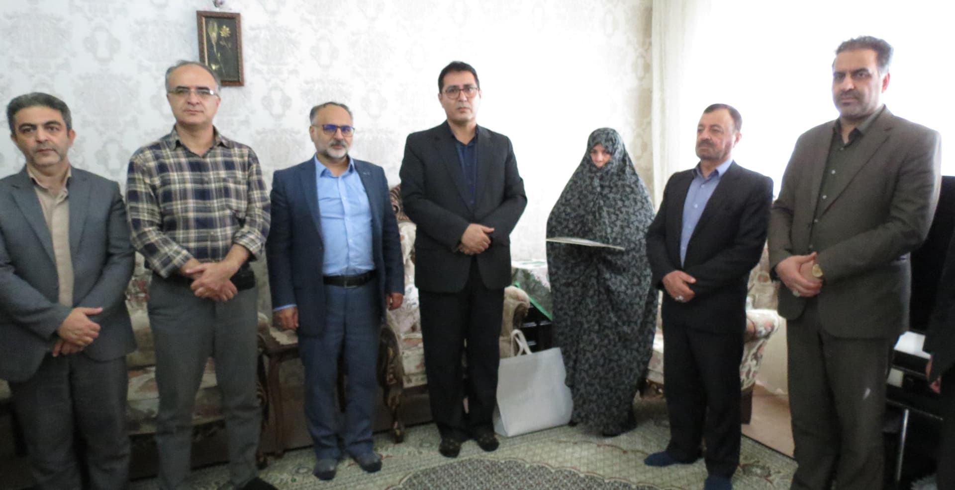 دیدار مدیر و کارکنان ارتباطات زیرساخت استان اردبیل با خانواده شهید «مالک حسینی حاصللو»